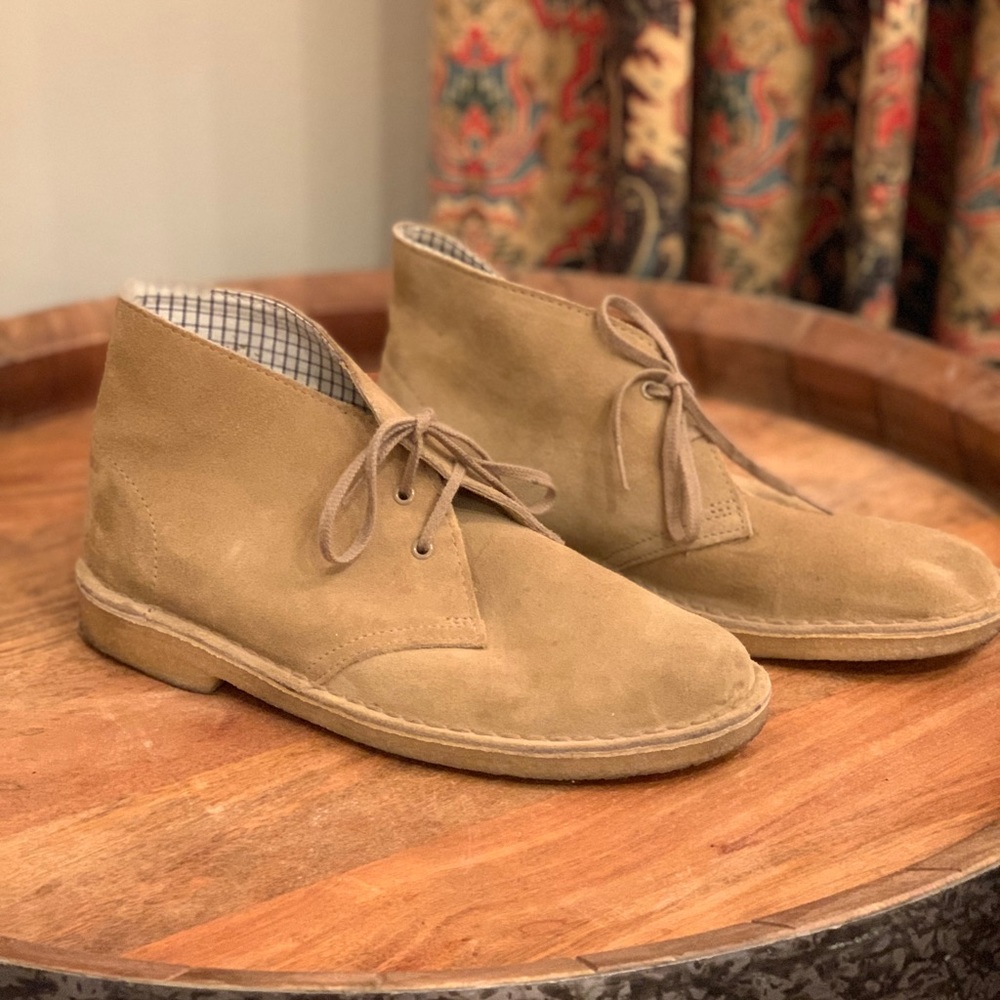 Preppy suede Clark  ankle boots size 8.5 women’s great condition.